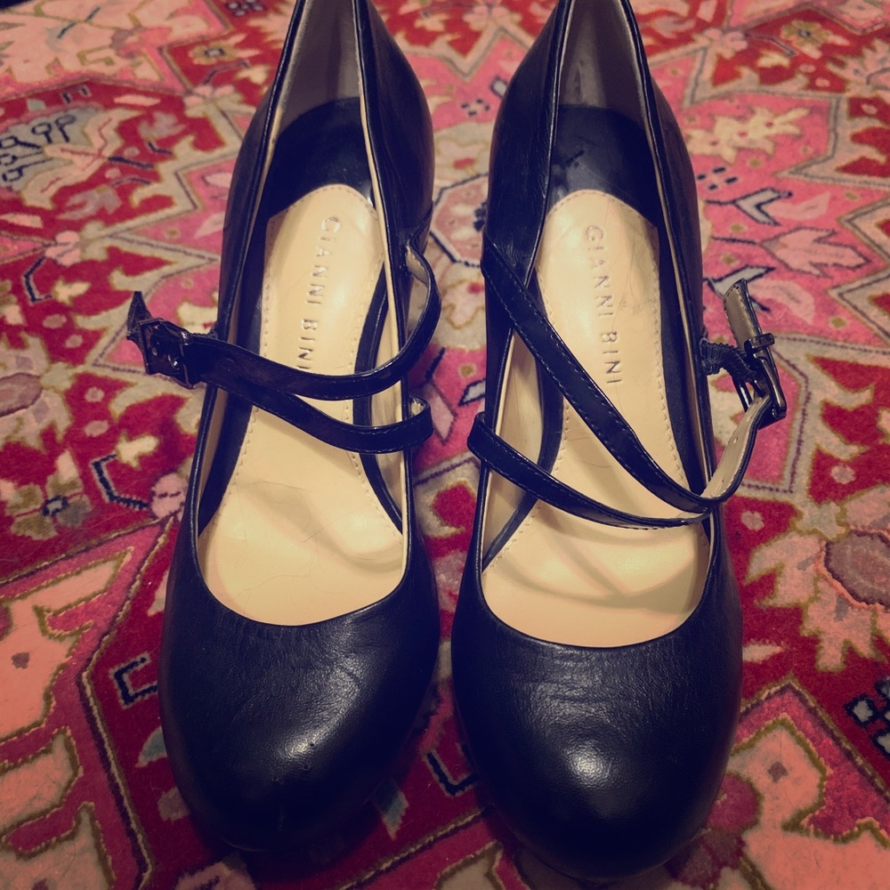 Cute Black MaryJane Pumps